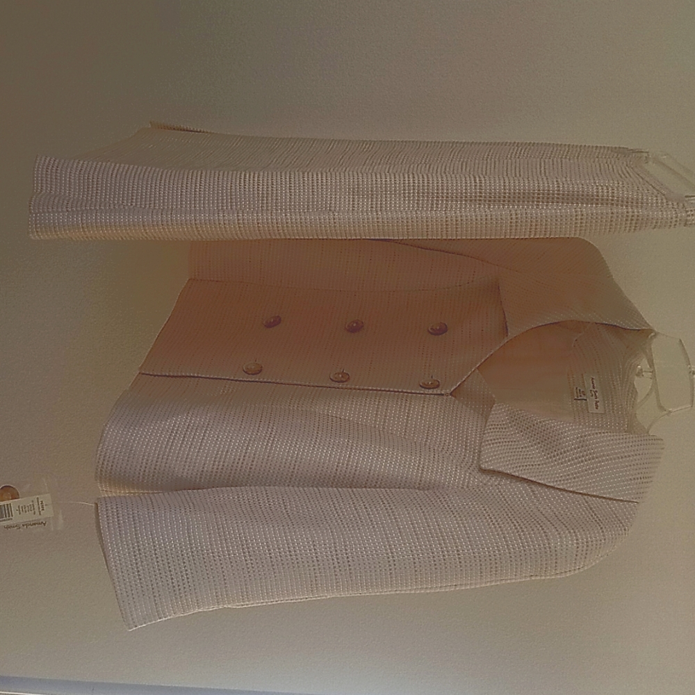 Amanda Smith pettites blazer, size 6P, cream.